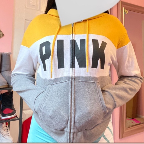 ✰ Vs pink sherpa hoodie ✰ - Picture 1 of 2